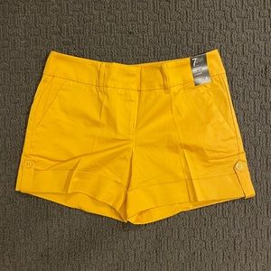 New York & Company 7th Avenue Design Studio Modern Fit 4” Short, Yellow, Size 4